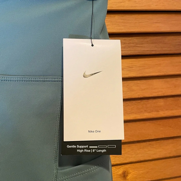 Nike One Dri-Fit Green High Rise 8” Length Athletic Biker Shorts Sz S NWT - Picture 4 of 7